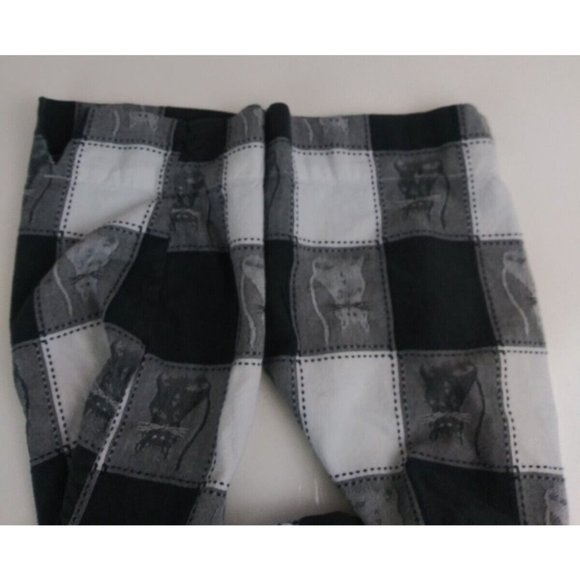 Women's Black and White Button Down Shirt - Picture 4 of 8